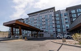 Sandman Signature Dartmouth Hotel & Suites